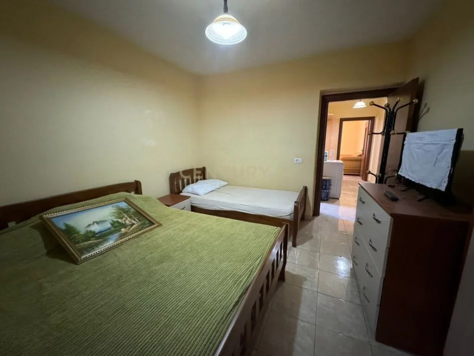 Tirane, jepet me qera apartament 1+1 Kati 2, 60 m² 350 € (Varri Bamit)