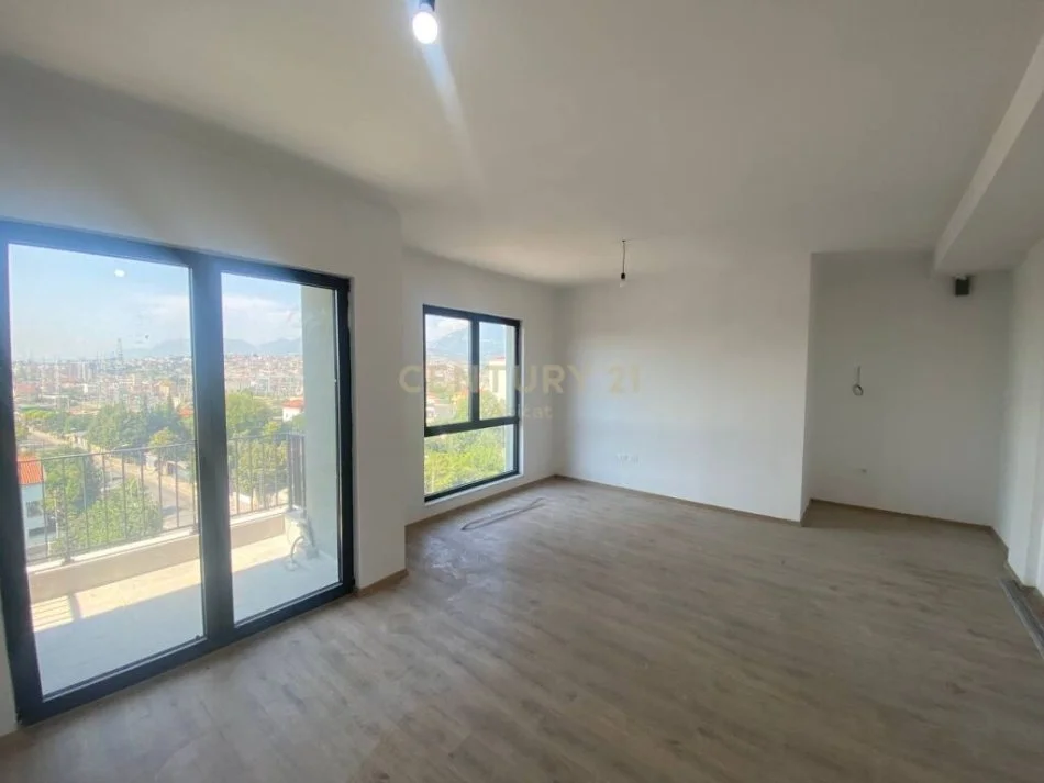 Tirane, shitet apartament 1+1 Kati 5, 76 m² 135.000 € (bulevardi i ri)
