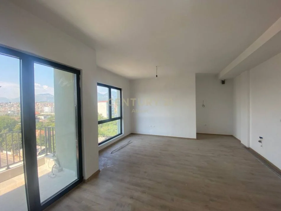 Tirane, shitet apartament 1+1 Kati 5, 76 m² 135.000 € (bulevardi i ri)