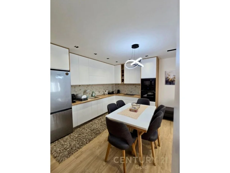 Tirane, jepet me qera apartament 1+1 Kati 1, 68 m² 550 € (sauk i ri)