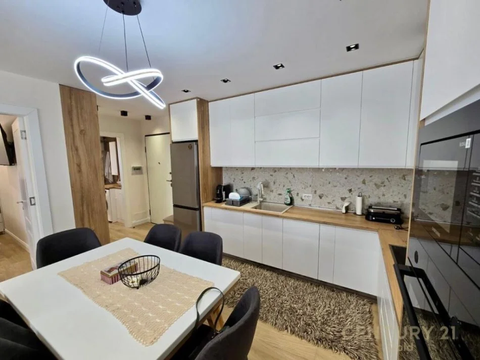 Tirane, jepet me qera apartament 1+1 Kati 1, 68 m² 550 € (sauk i ri)