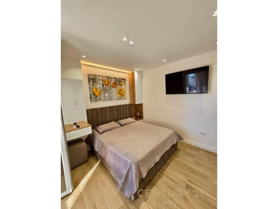 Tirane, jepet me qera apartament 1+1 Kati 1, 68 m² 550 € (sauk i ri)