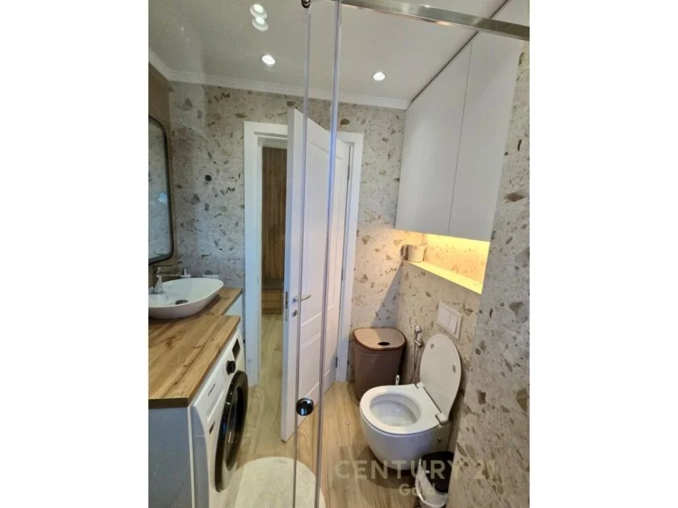 Tirane, jepet me qera apartament 1+1 Kati 1, 68 m² 550 € (sauk i ri)