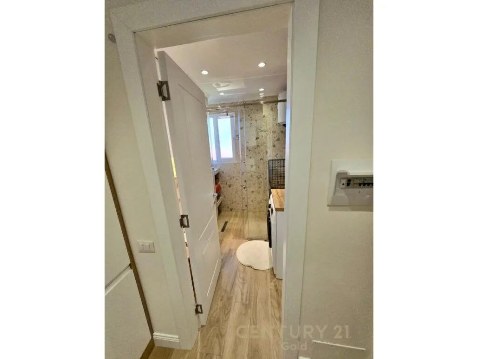 Tirane, jepet me qera apartament 1+1 Kati 1, 68 m² 550 € (sauk i ri)