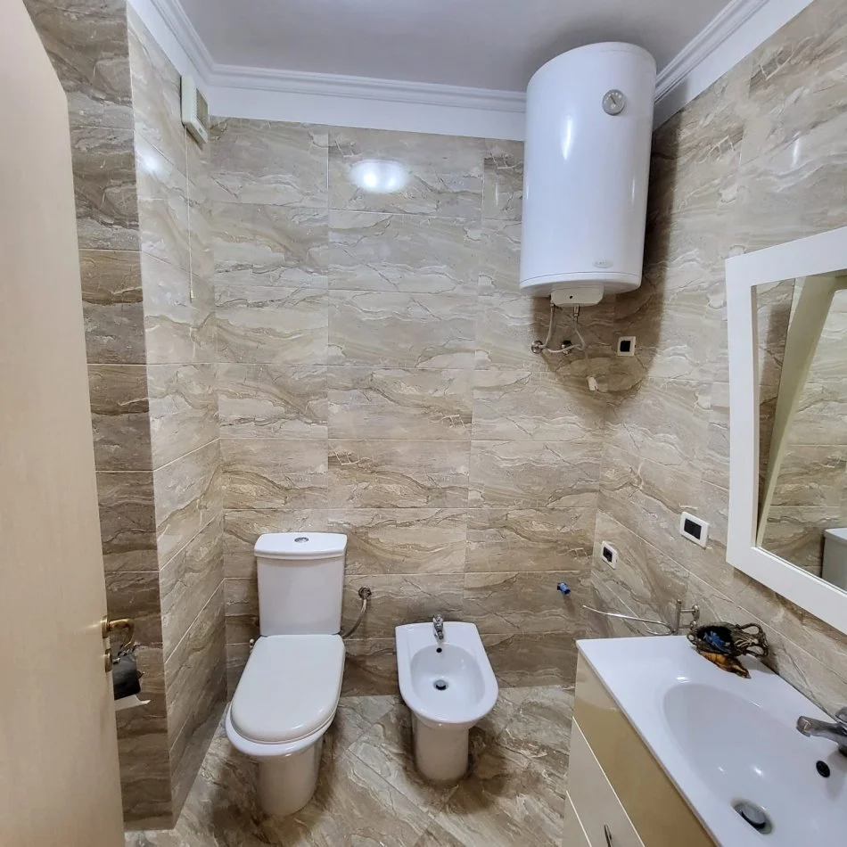 Tirane, jepet me qera apartament 1+1 Kati 2, 70 m² 700 € (Sulejman Delvina)