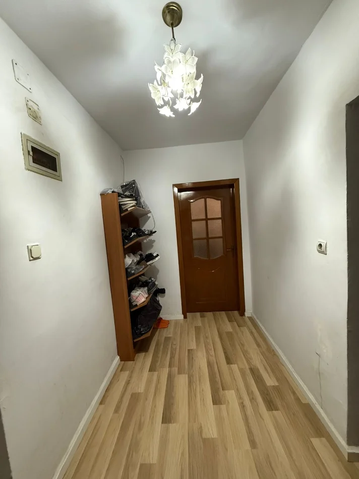 Tirane, jepet me qera apartament 1+1 Kati 2, 60 m² 550 € (Te stacioni trenit perball harry fuls)