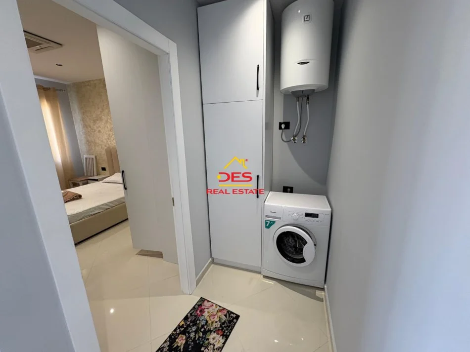 Vlore, jepet me qera apartament 2+1+Ballkon Kati 3, 95 m² 500 € (Rruga Sadik Zotaj)