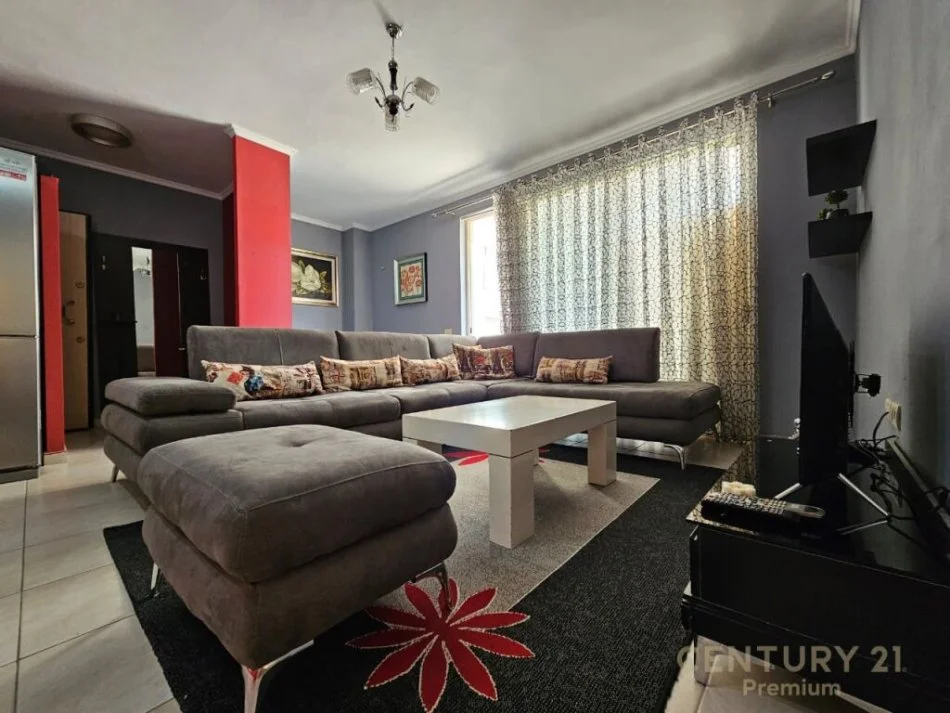 Tirane, jepet me qera apartament 2+1 Kati 1, 91 m² 500 € (ali dem)