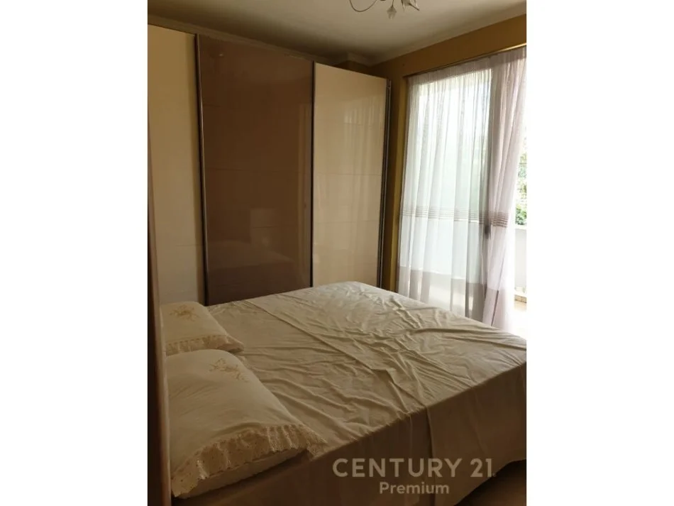 Tirane, jepet me qera apartament 2+1 Kati 1, 91 m² 500 € (ali dem)