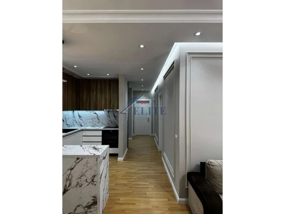 Tirane, jepet me qera apartament 3+1+Ballkon Kati 5, 133 m² 1.300 € (Don Bosko)