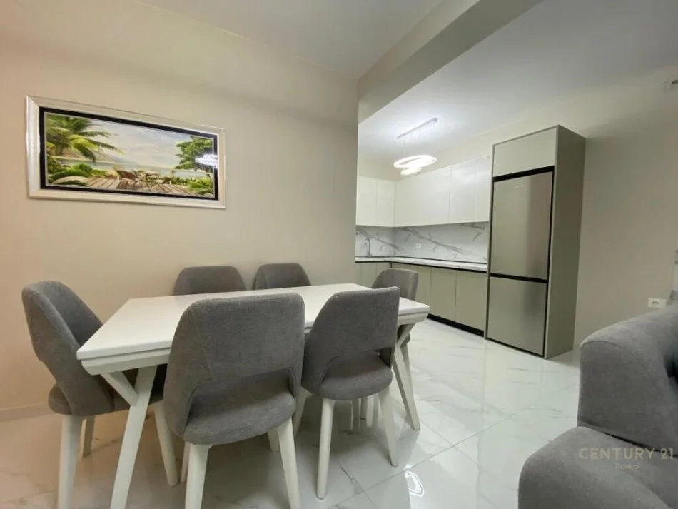 Tirane, jepet me qera apartament 2+1 Kati 6, 100 m² 800 € (prokuroria tiranes)