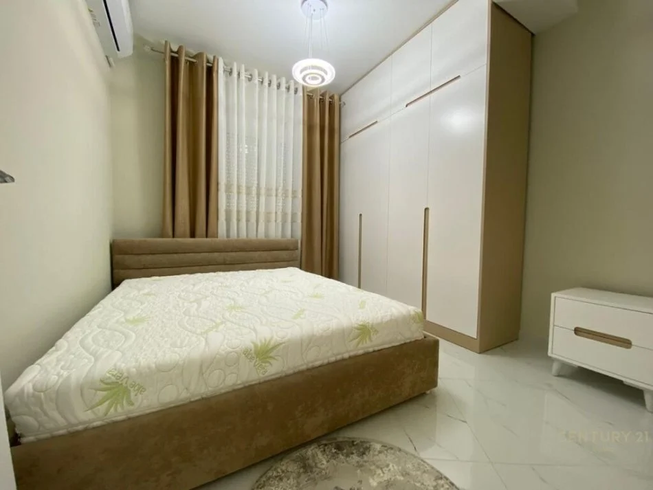 Tirane, jepet me qera apartament 2+1 Kati 6, 100 m² 800 € (prokuroria tiranes)