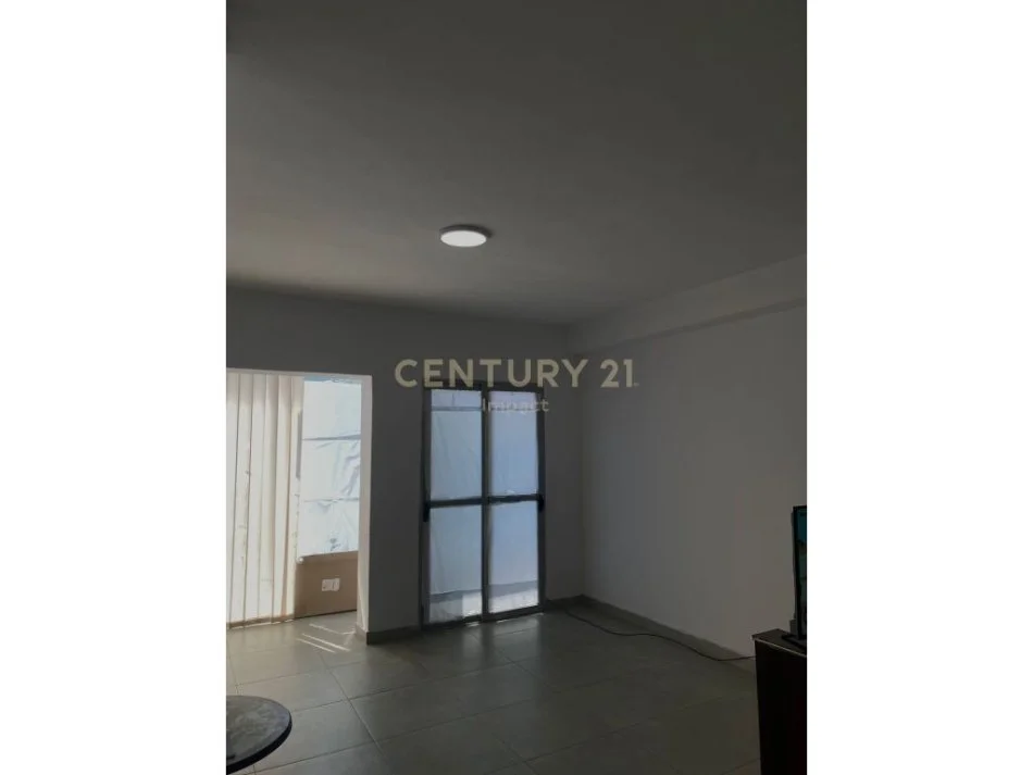 Tirane, shes dyqan Kati 0, 141 m² 150.000 € 