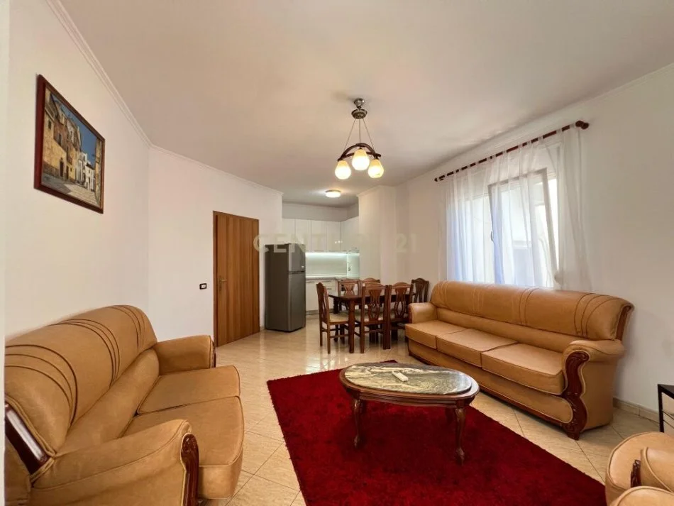 Tirane, jepet me qera apartament 2+1 Kati 2, 89 m² 500 € (shallvaret)