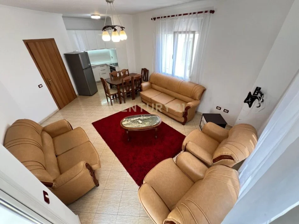 Tirane, jepet me qera apartament 2+1 Kati 2, 89 m² 500 € (shallvaret)