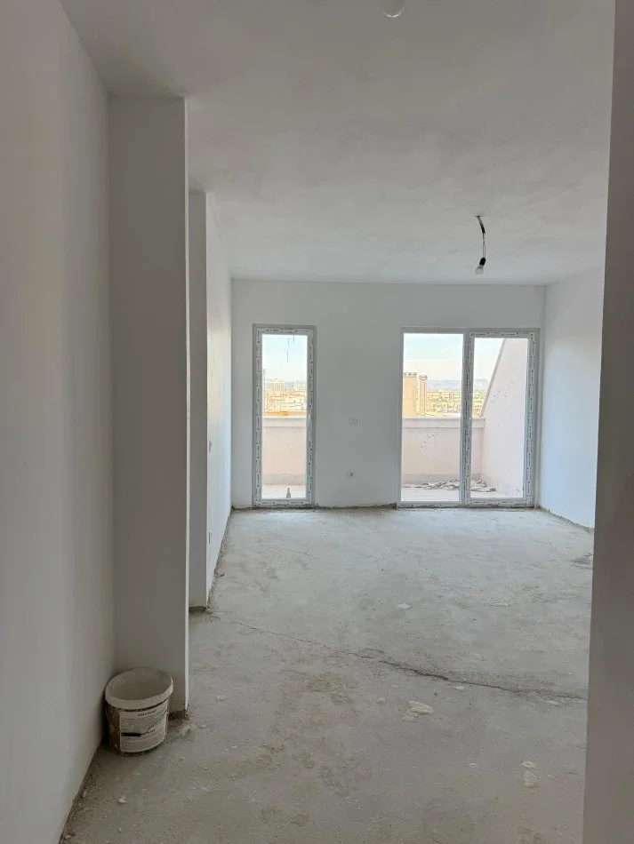 Tirane, shitet apartament+verande 2+1+2 , 122 m² 189.565 € (Aura Complex, Laprake)