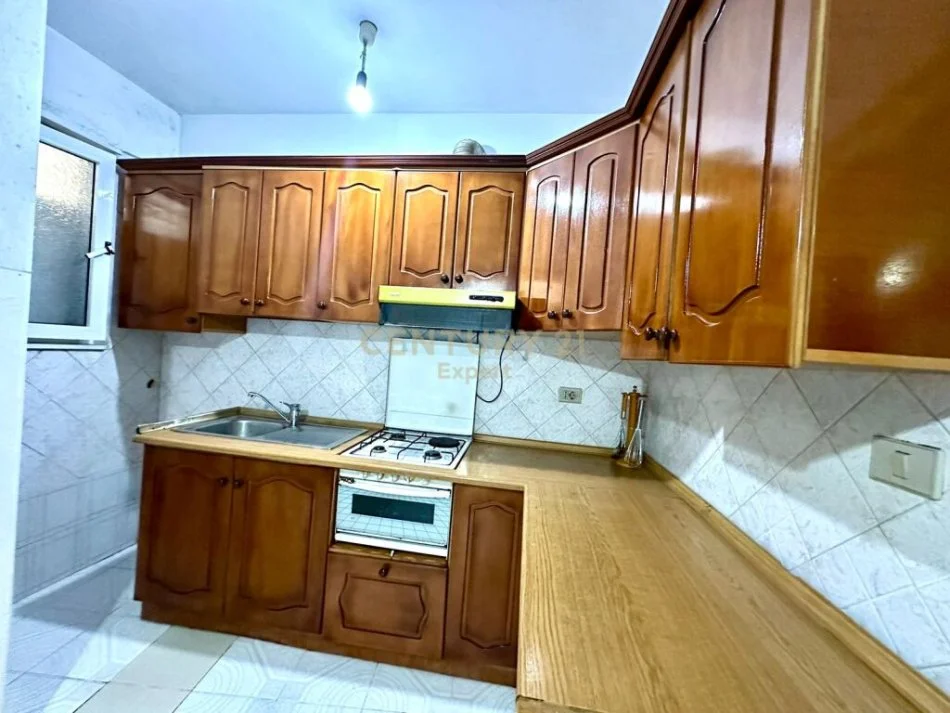 Vlore, shitet apartament 1+1 Kati 3, 62 m² 55.000 € (Bashkia Vlore)