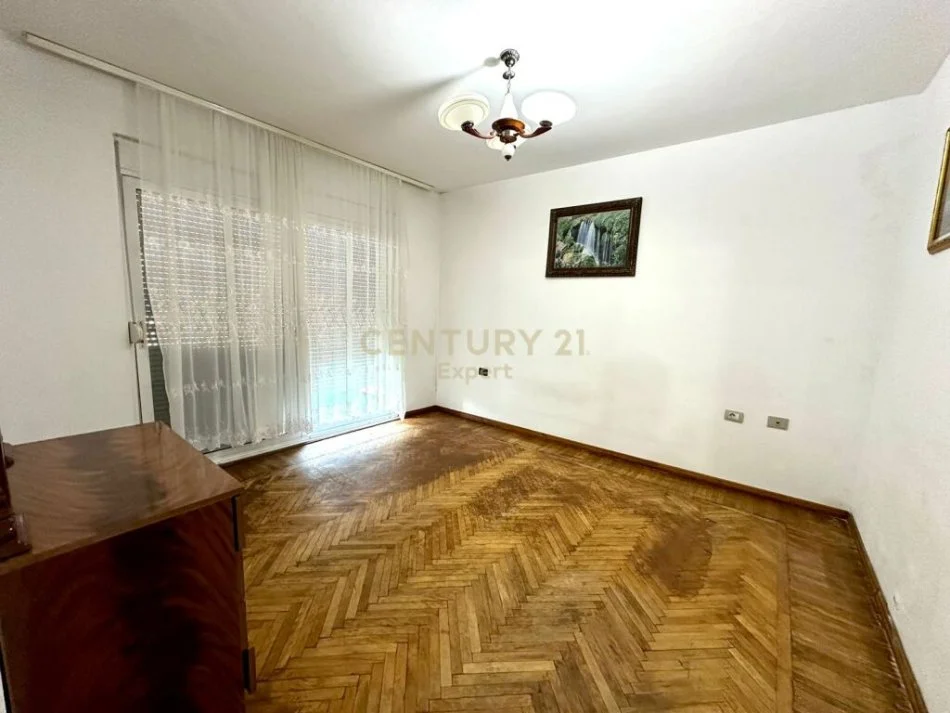 Vlore, shitet apartament 1+1 Kati 3, 62 m² 55.000 € (Bashkia Vlore)