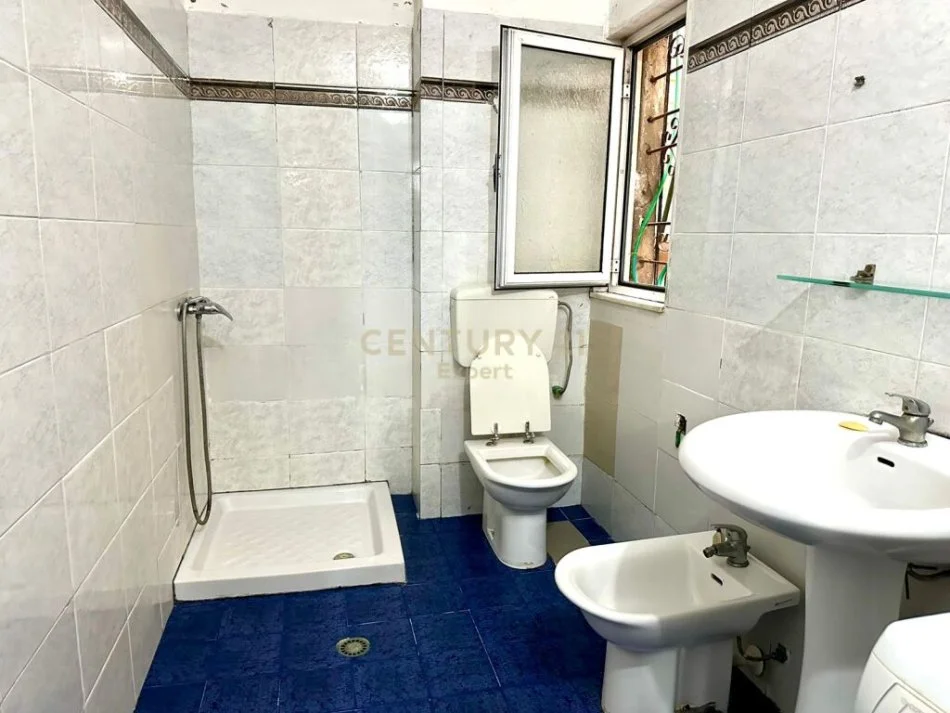 Vlore, shitet apartament 1+1 Kati 3, 62 m² 55.000 € (Bashkia Vlore)