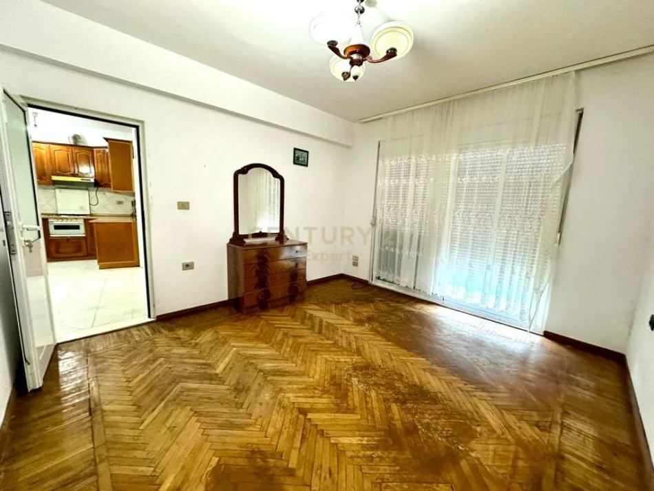 Vlore, shitet apartament 1+1 Kati 3, 62 m² 55.000 € (Bashkia Vlore)