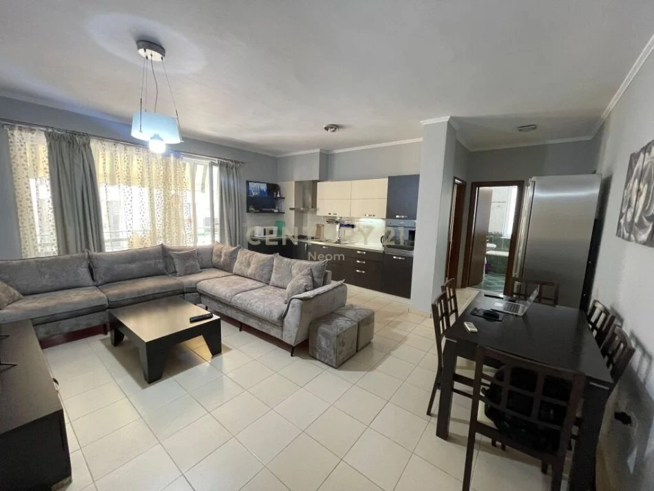 Tirane, jepet me qera apartament 2+1 Kati 1, 116 m² 600 € (kopeshti zoologjik)