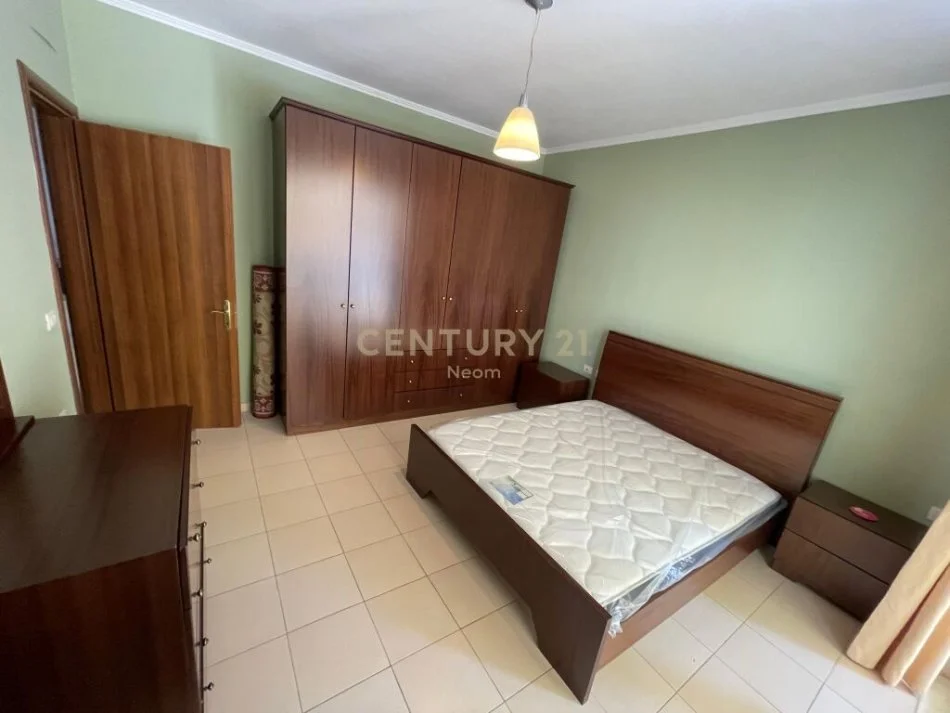 Tirane, jepet me qera apartament 2+1 Kati 1, 116 m² 600 € (kopeshti zoologjik)