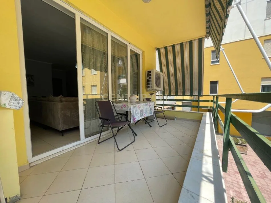 Tirane, jepet me qera apartament 2+1 Kati 1, 116 m² 600 € (kopeshti zoologjik)