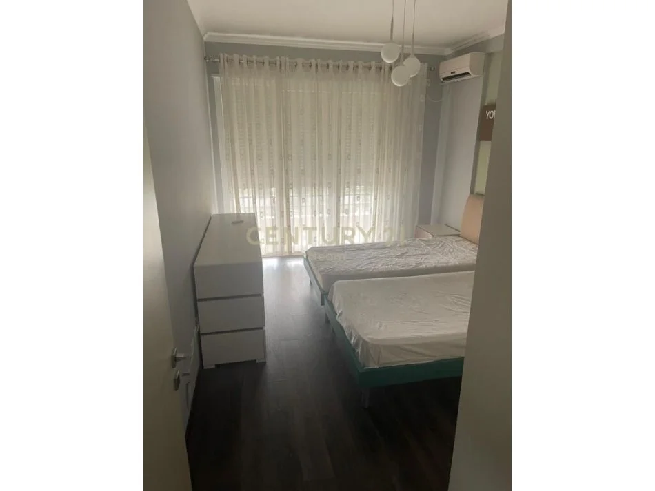 Tirane, jepet me qera apartament 1+1 Kati 5, 74 m² 500 € (bulevardi i ri)