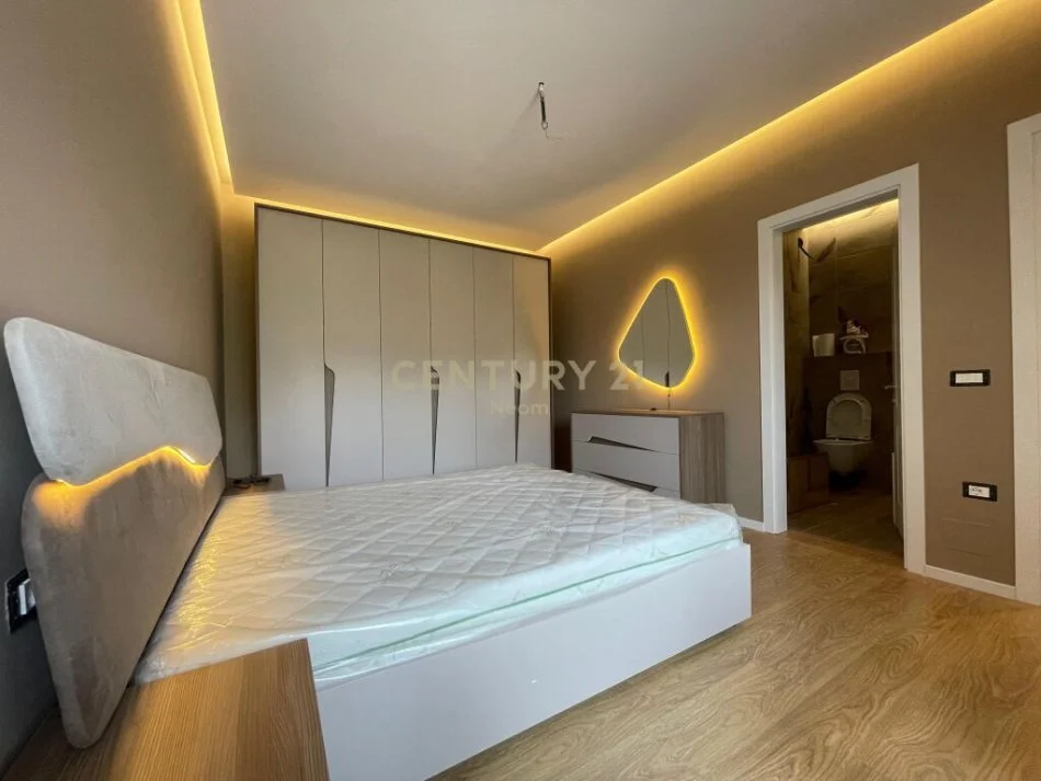 Tirane, jepet me qera apartament 2+1 Kati 1, 103 m² 750 € (kopeshti botanik)