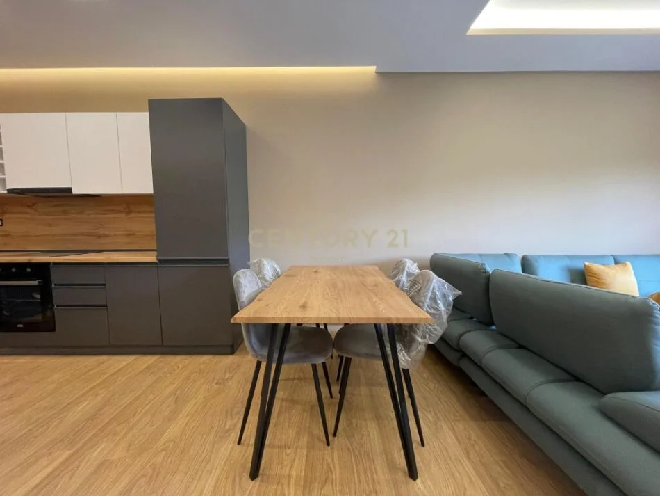 Tirane, jepet me qera apartament 2+1 Kati 1, 117 m² 750 € (kopeshti botanik)