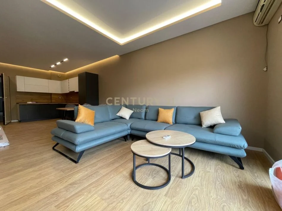 Tirane, jepet me qera apartament 2+1 Kati 1, 103 m² 750 € (kopeshti botanik)