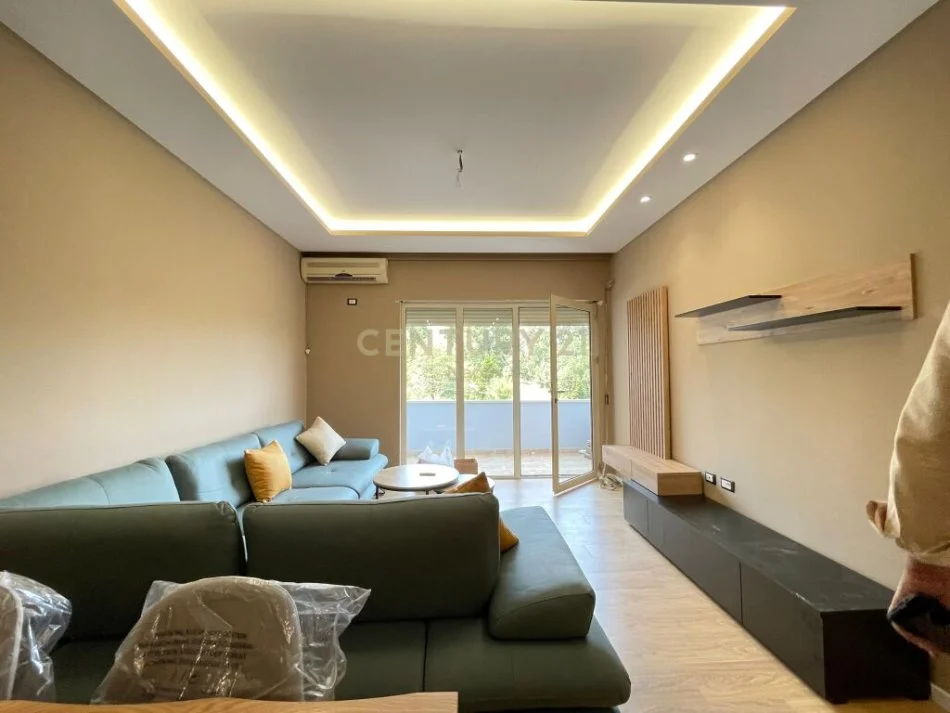 Tirane, jepet me qera apartament 2+1 Kati 1, 103 m² 750 € (kopeshti botanik)