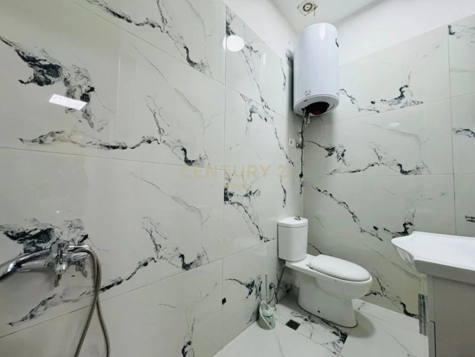 Tirane, jepet me qera apartament Kati 0, 42 m² 500 € 