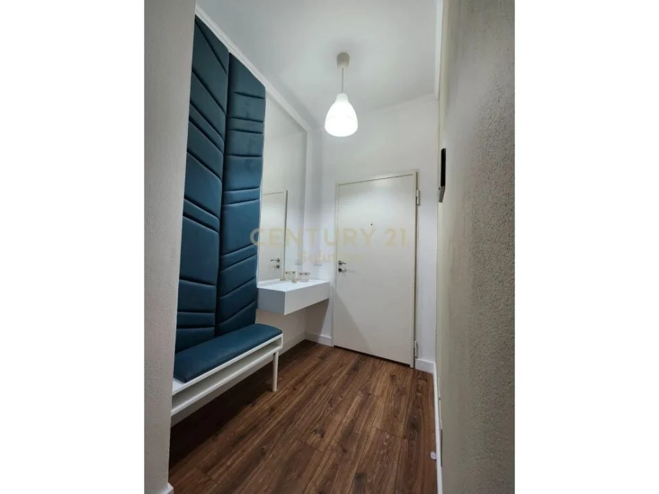 Tirane, jepet me qera apartament 2+1 Kati 8, 82 m² 500 € (yzberisht)