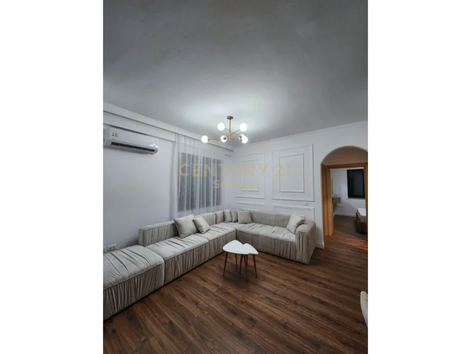 Tirane, jepet me qera apartament 2+1 Kati 8, 82 m² 500 € (yzberisht)