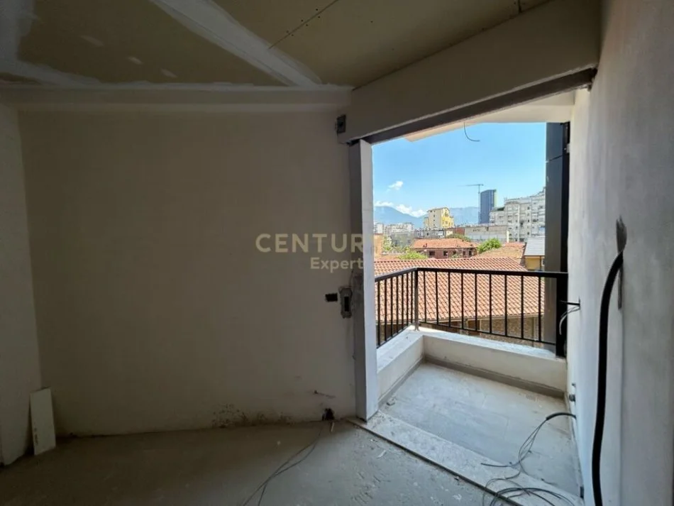 Tirane, shitet apartament 2+1 Kati 4, 117 m² 258.000 € (Rruga e Durresit)