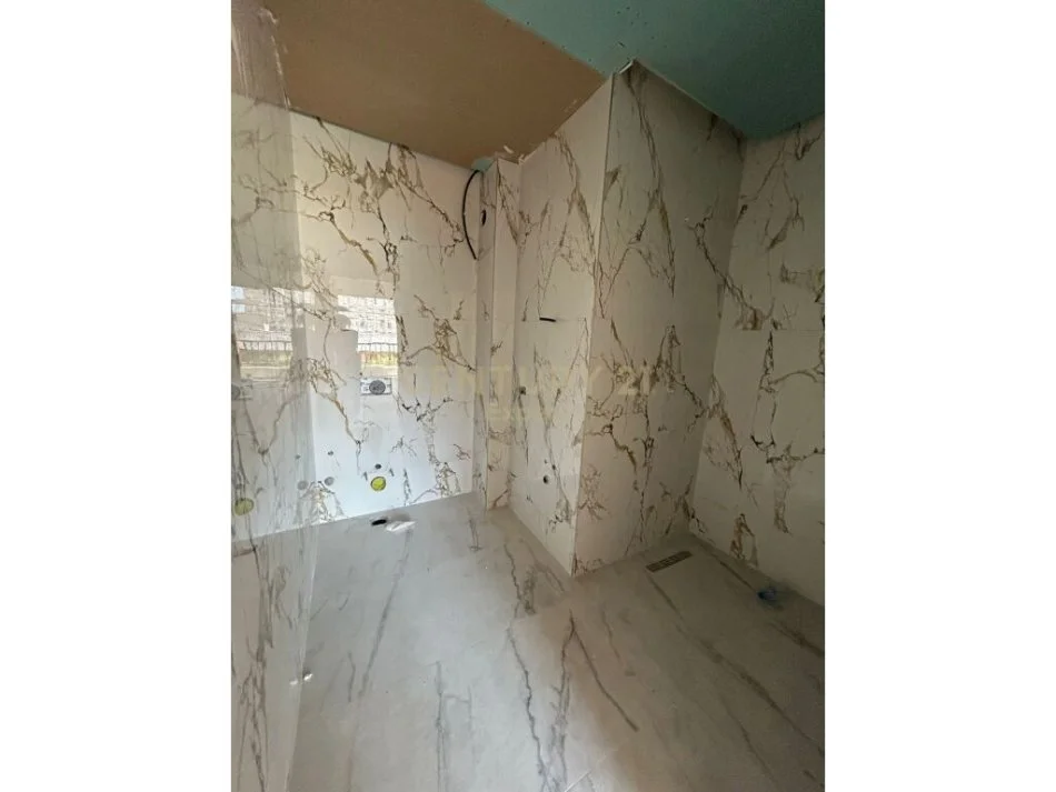 Tirane, shitet apartament 2+1 Kati 4, 117 m² 258.000 € (Rruga e Durresit)