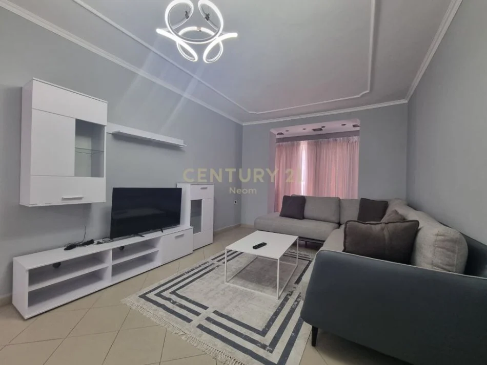 Tirane, jepet me qera apartament 1+1 Kati 2, 56 m² 450 € (ferit xhajko)