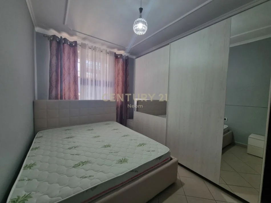 Tirane, jepet me qera apartament 1+1 Kati 2, 56 m² 450 € (ferit xhajko)