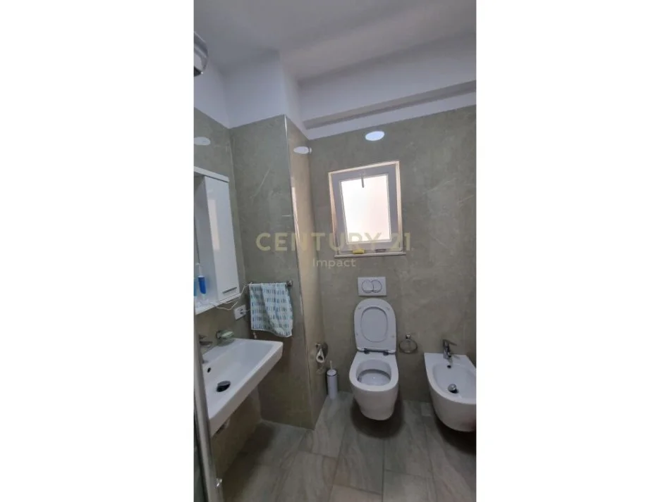 Tirane, shitet apartament 1+1+Ballkon Kati 2, 69 m² 110.000 € (rruga e dibres)