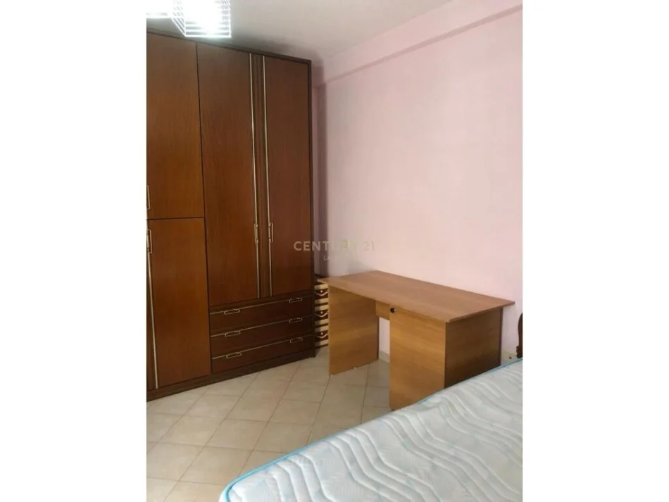 Tirane, jepet me qera apartament 1+1 Kati 4, 68 m² 400 € (rruga e duresit)