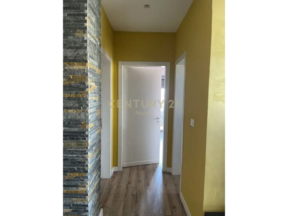 Tirane, shitet apartament 3+1 Kati 10, 133 m² 295.000 € (rruga e kosovarve)