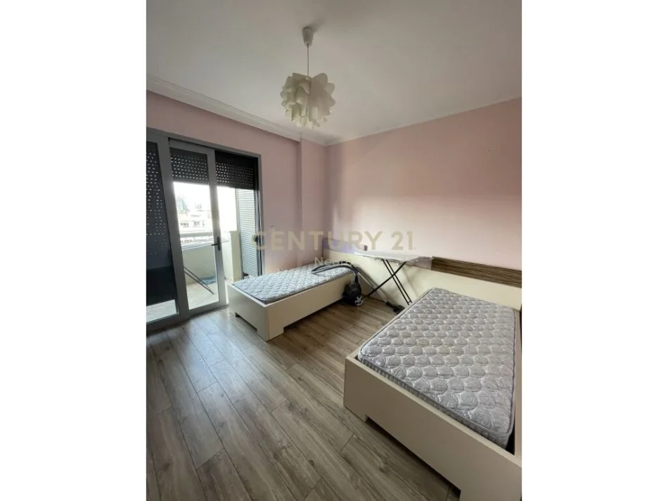 Tirane, shitet apartament 3+1 Kati 10, 133 m² 295.000 € (rruga e kosovarve)