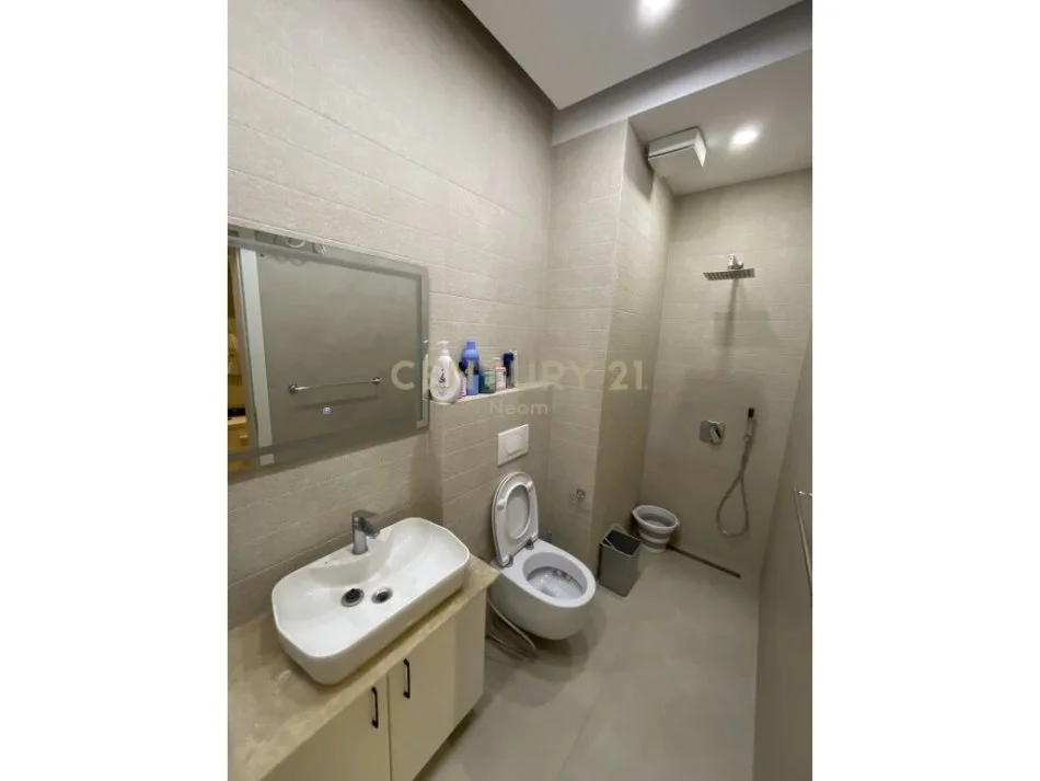 Tirane, shitet apartament 3+1 Kati 10, 133 m² 295.000 € (rruga e kosovarve)