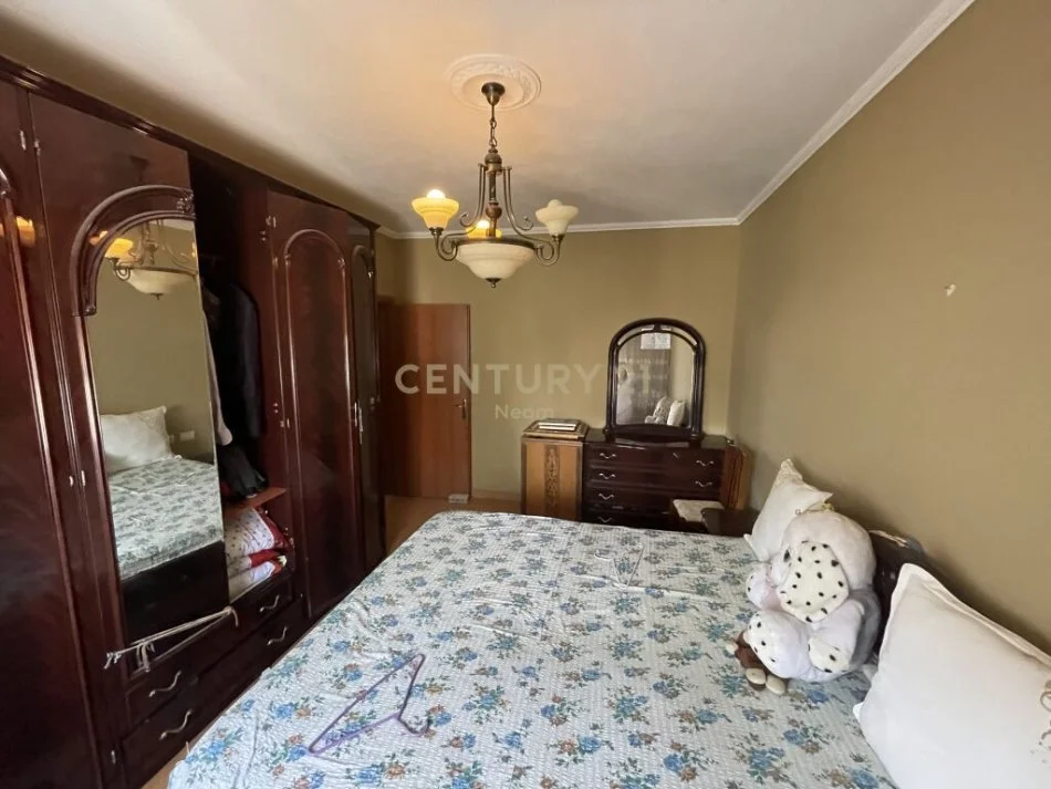 Tirane, jepet me qera apartament 1+1 Kati 3, 70 m² 500 € (Garda)