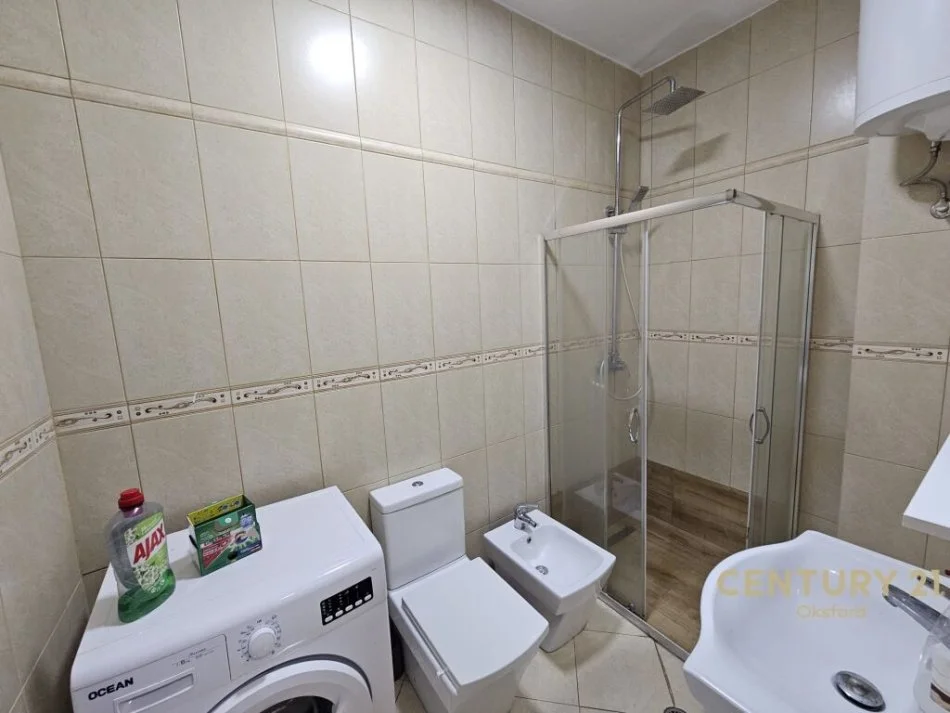 Tirane, jap me qera apartament 1+1 Kati 2, 80 m² 500 € (Liqeni i Thate)