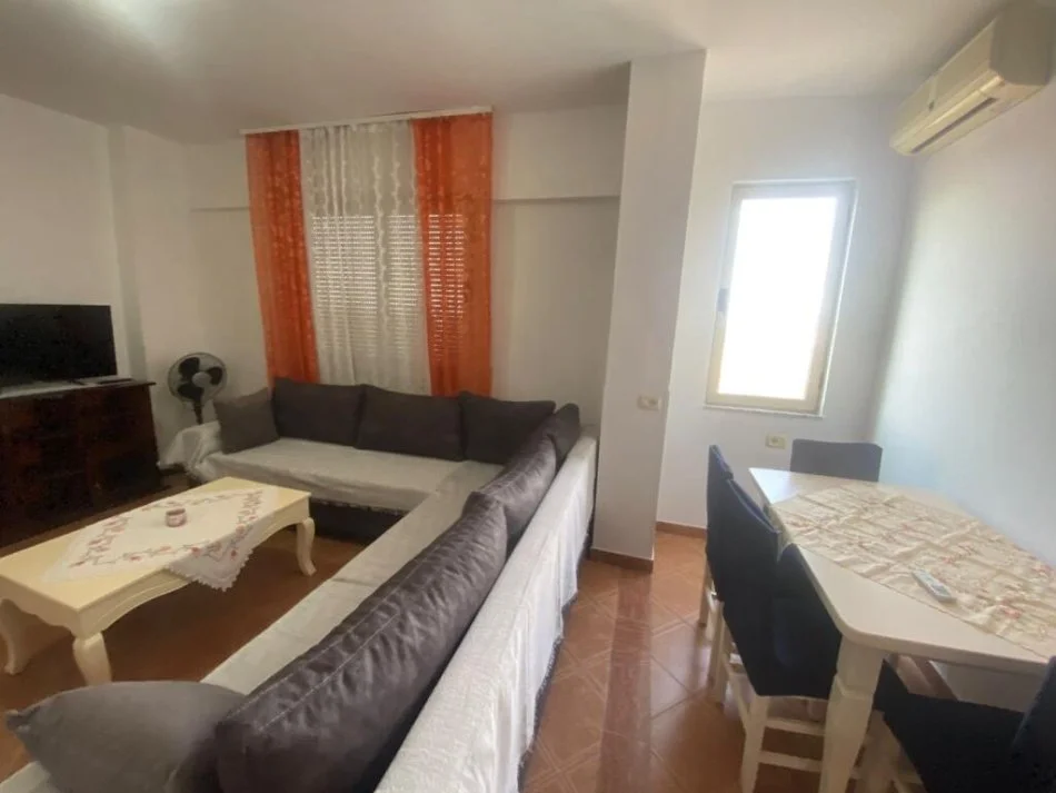 Tirane, jap me qera apartament 2+1+Ballkon Kati 8, 95 m² 600 € (PERBALLE DELIJORGJIT TE NELA)