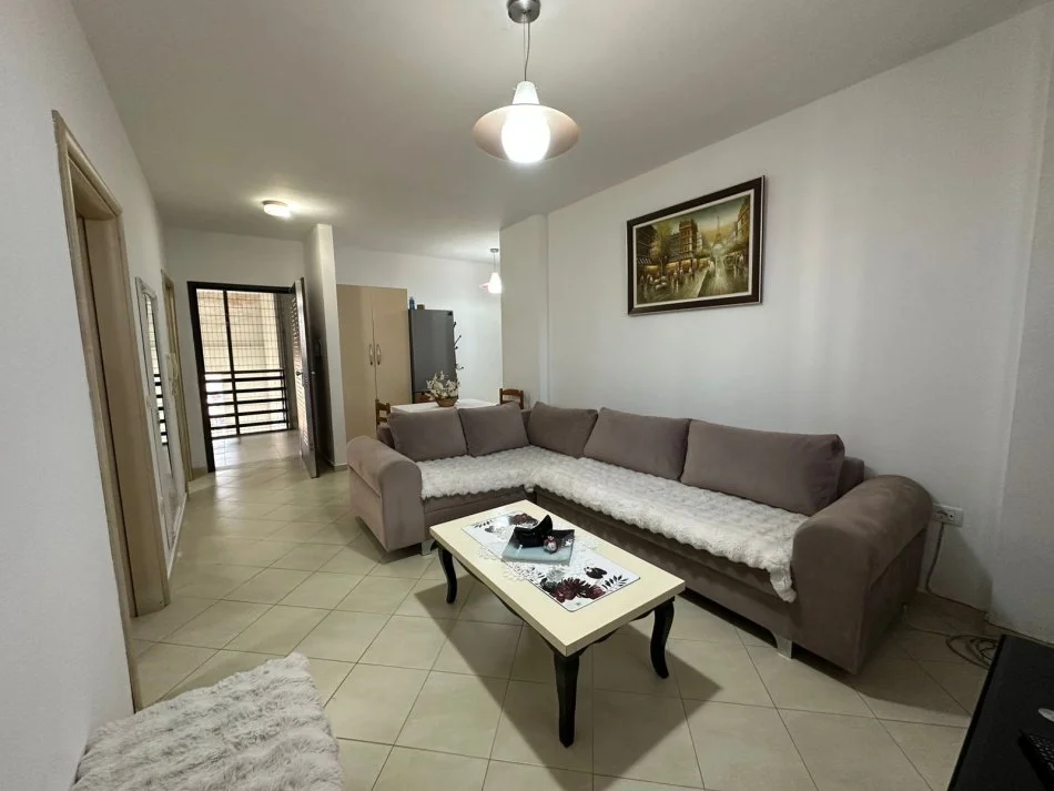 Tirane, jepet me qera apartament 1+1+Ballkon Kati 6, 55 m² 500 € (rruga todi shkurti)