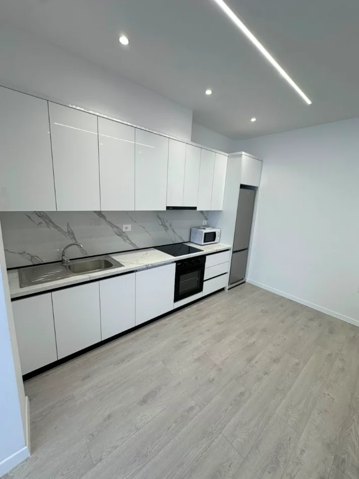 Durres, jepet me qera apartament 3+1 Kati 3, 150 m² 500 € (Shkozet,Durres)