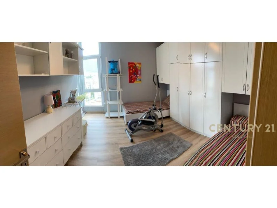 Tirane, jepet me qera apartament 1+1+Aneks+Ballkon Kati 12, 120 m² 830 € (myslym shyri)